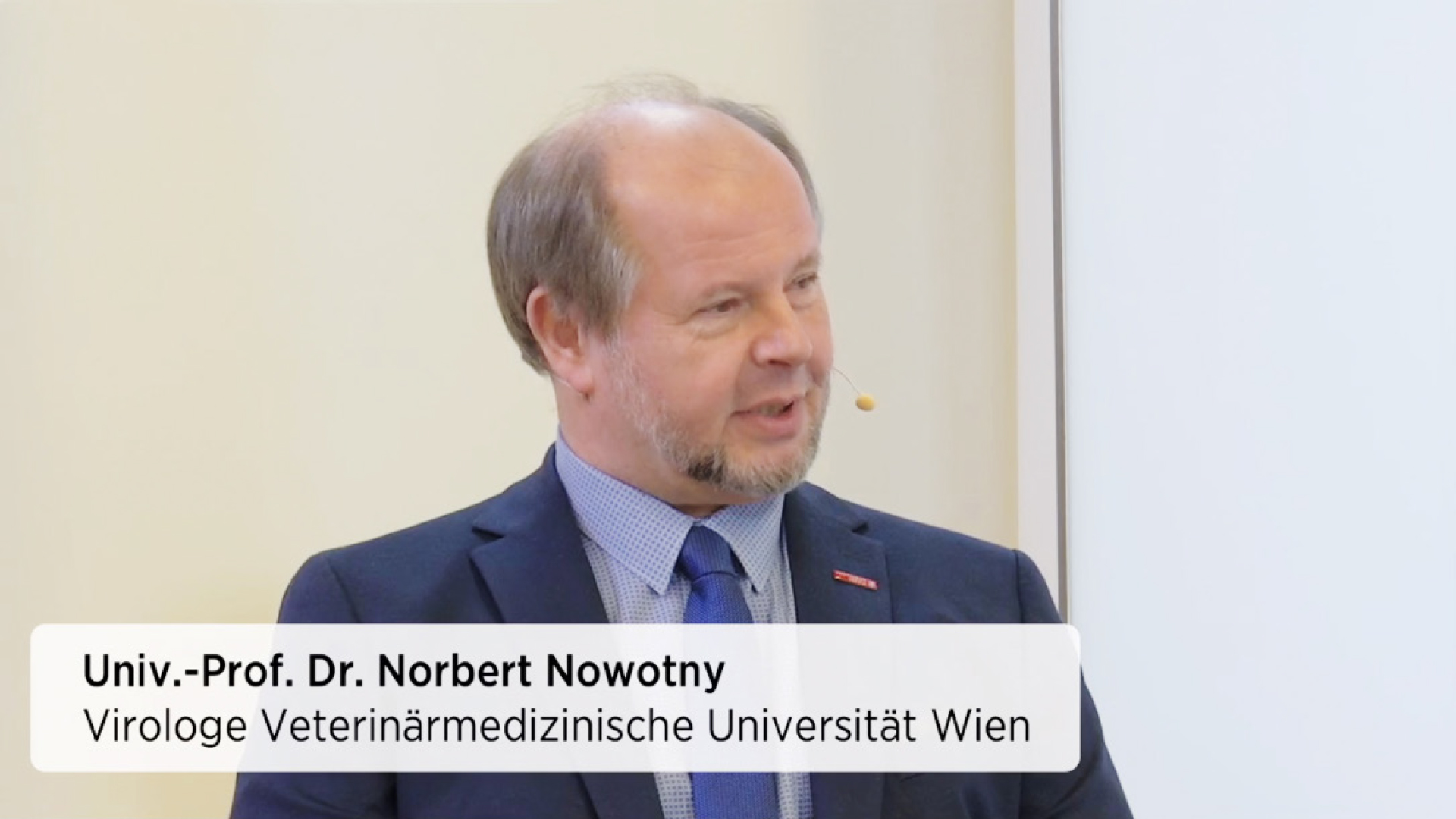 Virologe Univ.-Prof. Dr. Norbert Nowotny